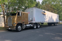 Doug Johnson's 1987 Freightliner COE