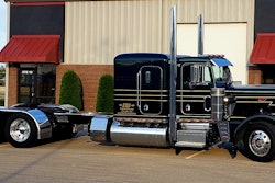 Wayne Kolb's 1986 Peterbilt 359