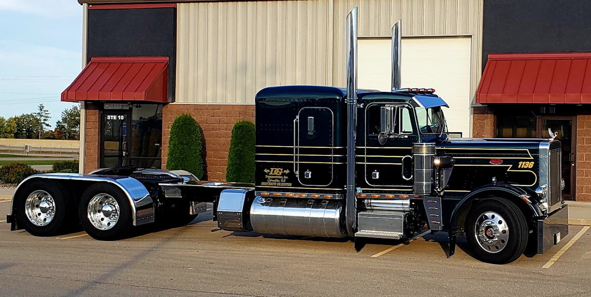 Wayne Kolb's 1986 Peterbilt 359 - Vimarsana News