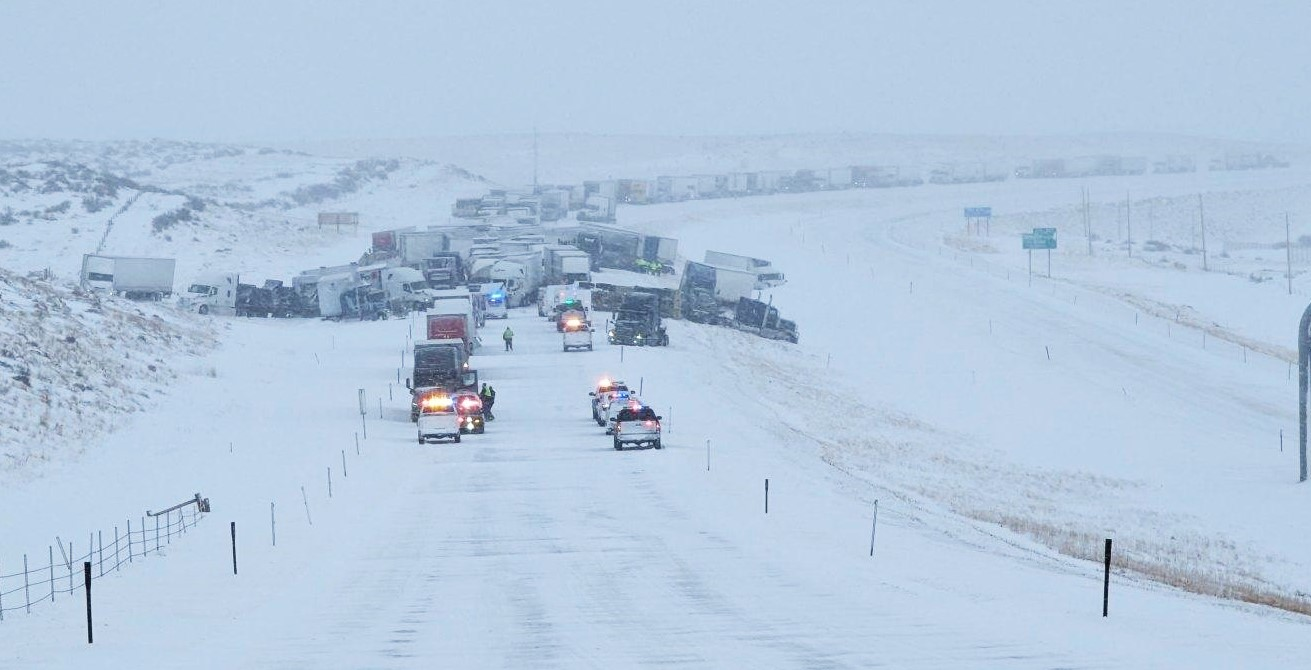 Wyoming I 80 Pileup White Out 63d8264c8b69e