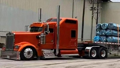 Deron Salmon's 2000 Peterbilt 379