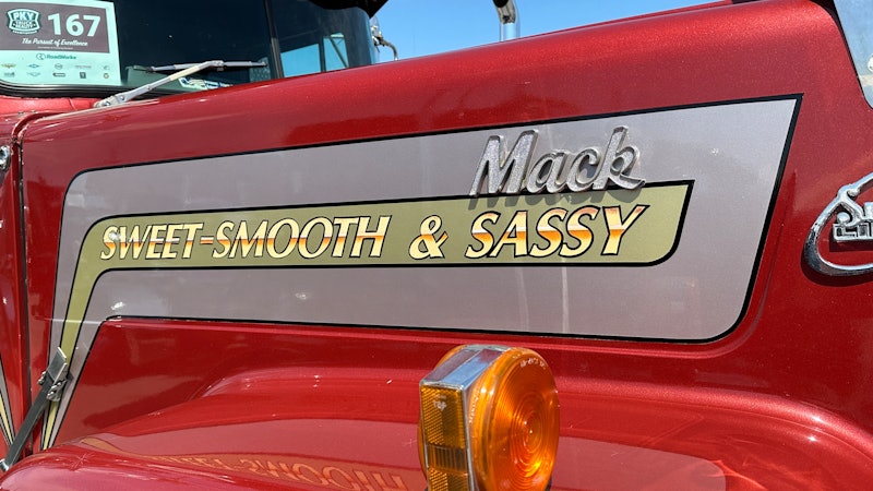 Owner Thomas Menges' V8-powered 1986 Mack Super-Liner | Overdrive