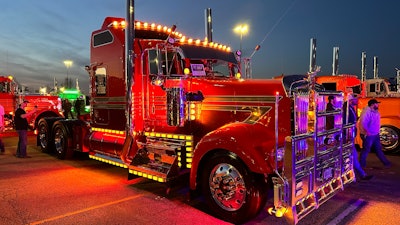 Philip Rindelhardt's 2000 Kenworth W900L at night