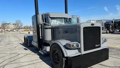 Timmie Cameron's 2023 Peterbilt 389