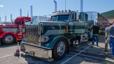 Cody Warner's 2022 Peterbilt 389