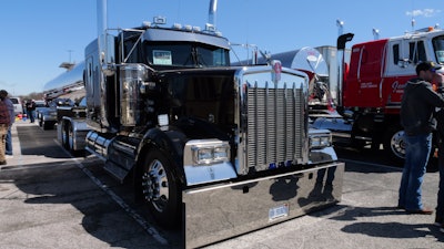 Greg Vanderwal's 1994 Kenworth W900L