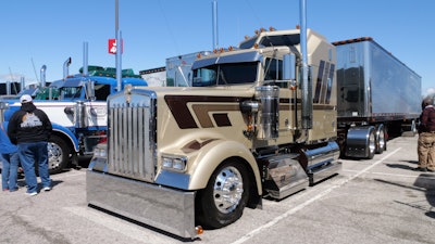 Jason Sanders' 1994 Kenworth W900