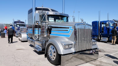 J.T. Picha's 2022 Kenworth W900