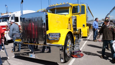 Matt Kelley's 2017 Peterbilt 389 daycab
