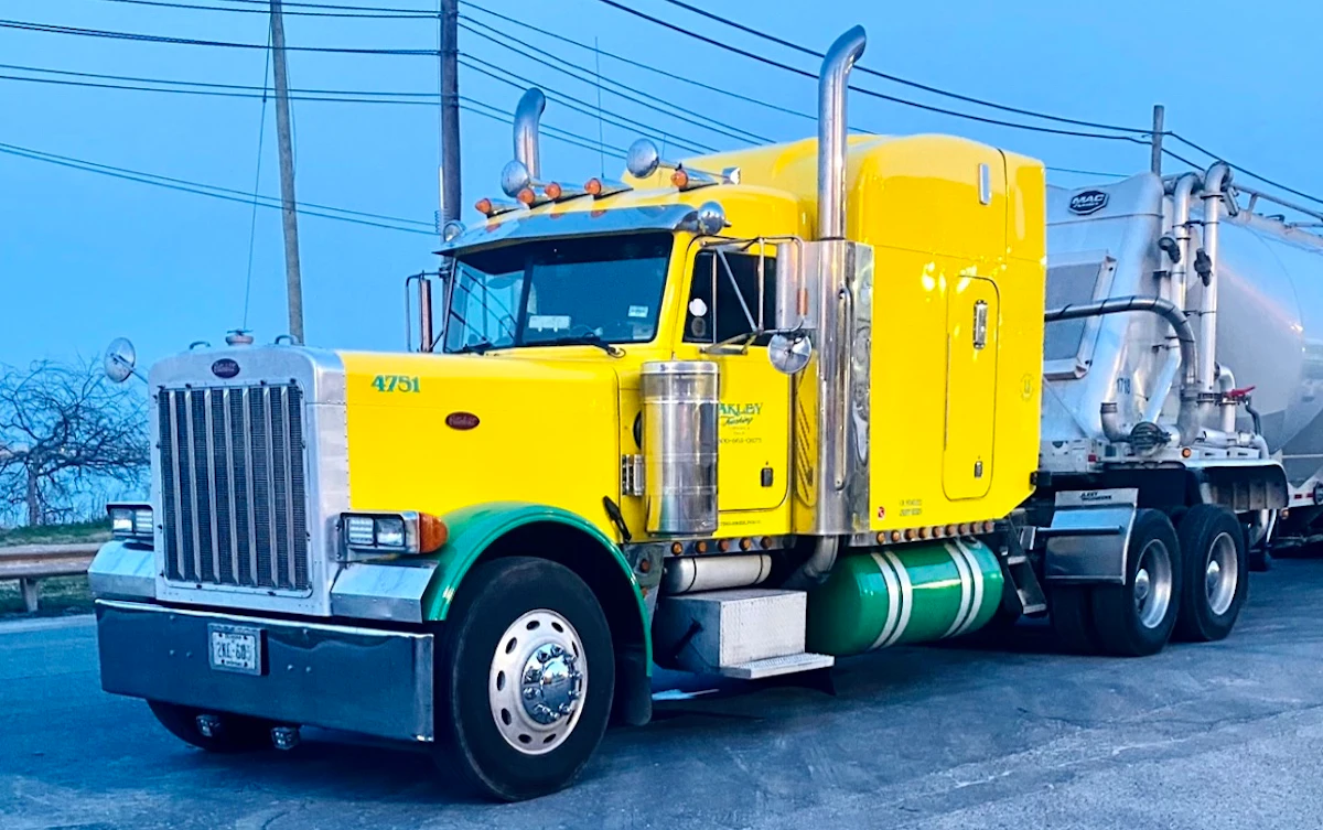 Ralph May's 1998 Peterbilt 379 | Overdrive