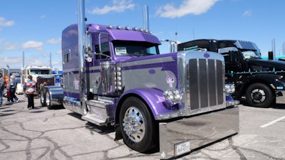 Michael Maddox's 2023 Peterbilt 389