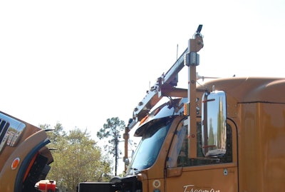 2014 Freightliner 122SD, spec'd for high, wide freight | Overdrive