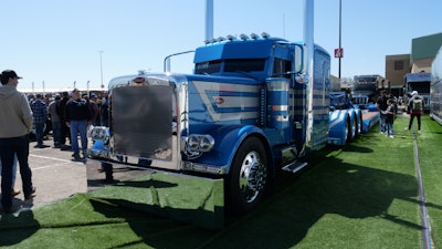 Troy Massey's 2014 Peterbilt 389