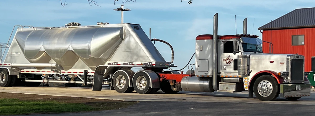 Kevin Turner's 2006 Peterbilt 379 - Vimarsana News