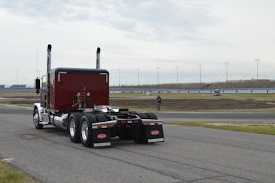 Peterbilt 589 low roof