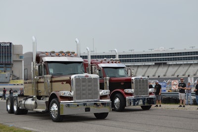 Peterbilt 589