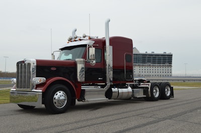 Peterbilt 589