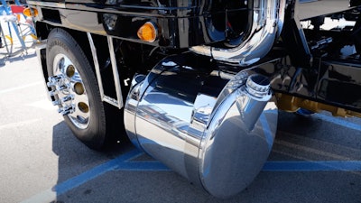 Andy Goettsch's 1979 International Transtar II fuel tank