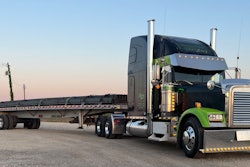 Leonard Harden's 2001 Freightliner Classic XL