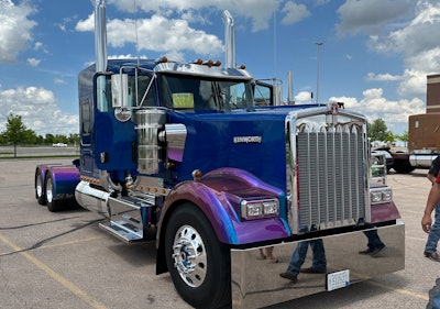 Rob Harris' 2022 Kenworth W900L