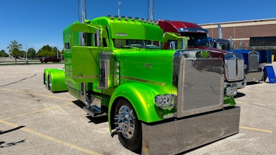 Mark and Payton Aragon's 2003 Peterbilt 379
