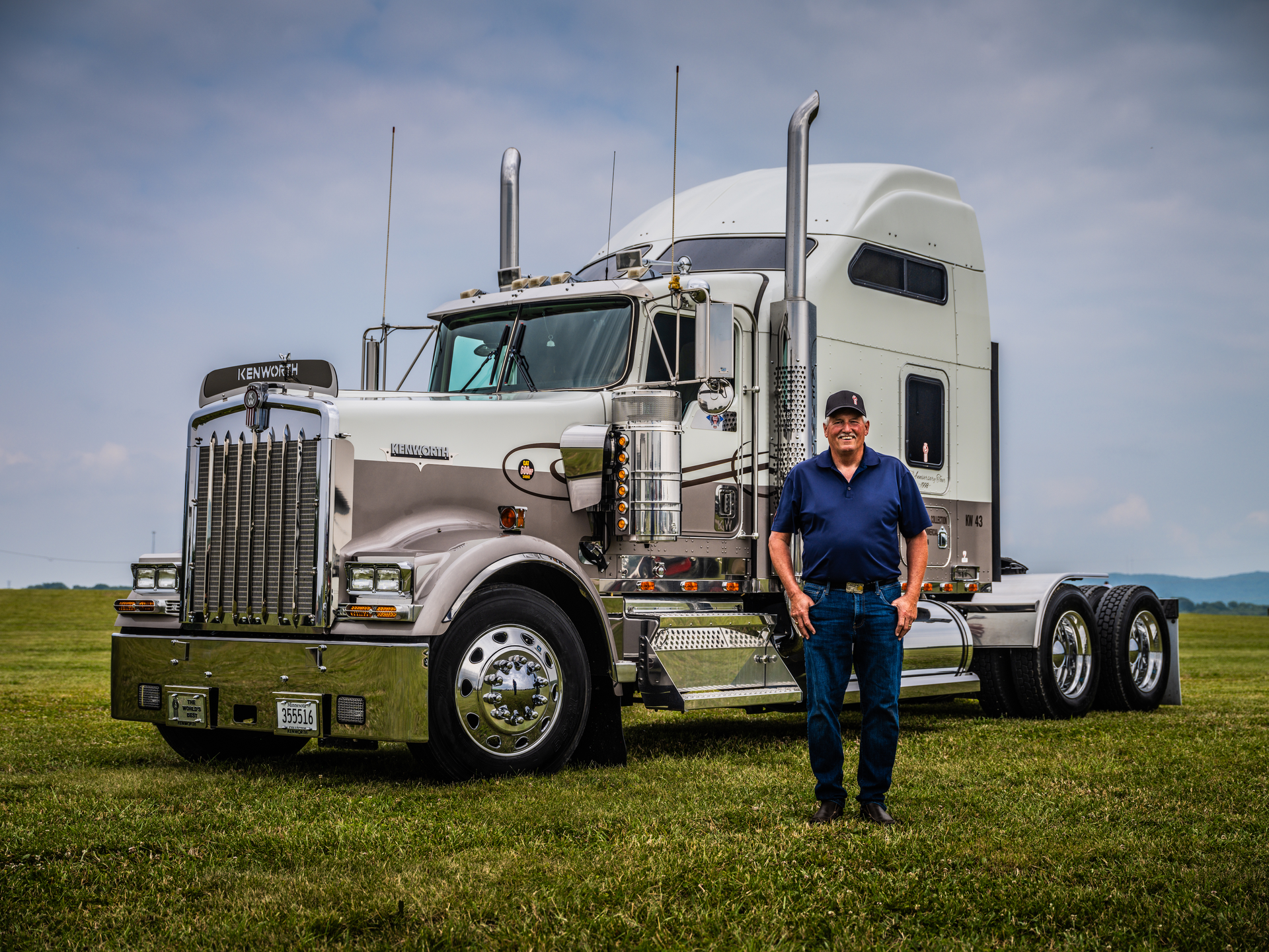 Kenworth celebrates 100th anniversary with Kenworth Truck Parade