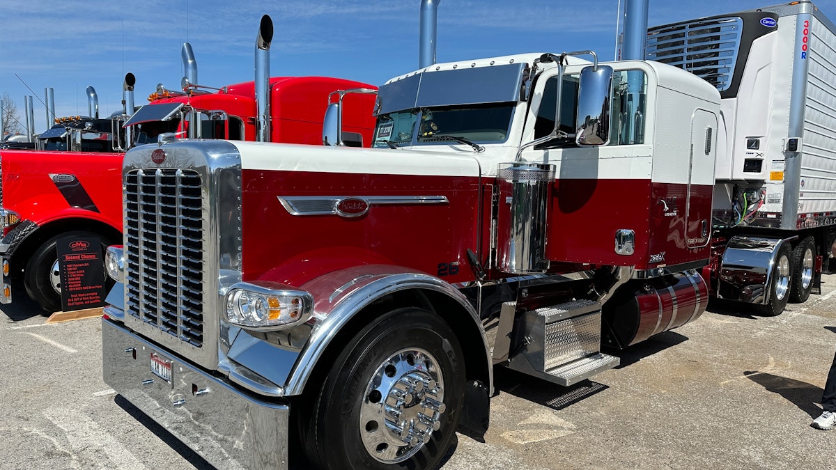 A look at Peterbilt's specialedition 389X Overdrive