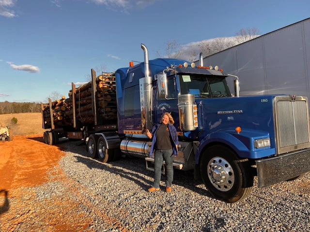 Independent Debbie Desiderato's keys to trucking success - Vimarsana News