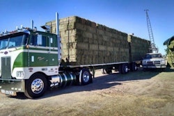 Ken Joiner's 1972 Peterbilt 282