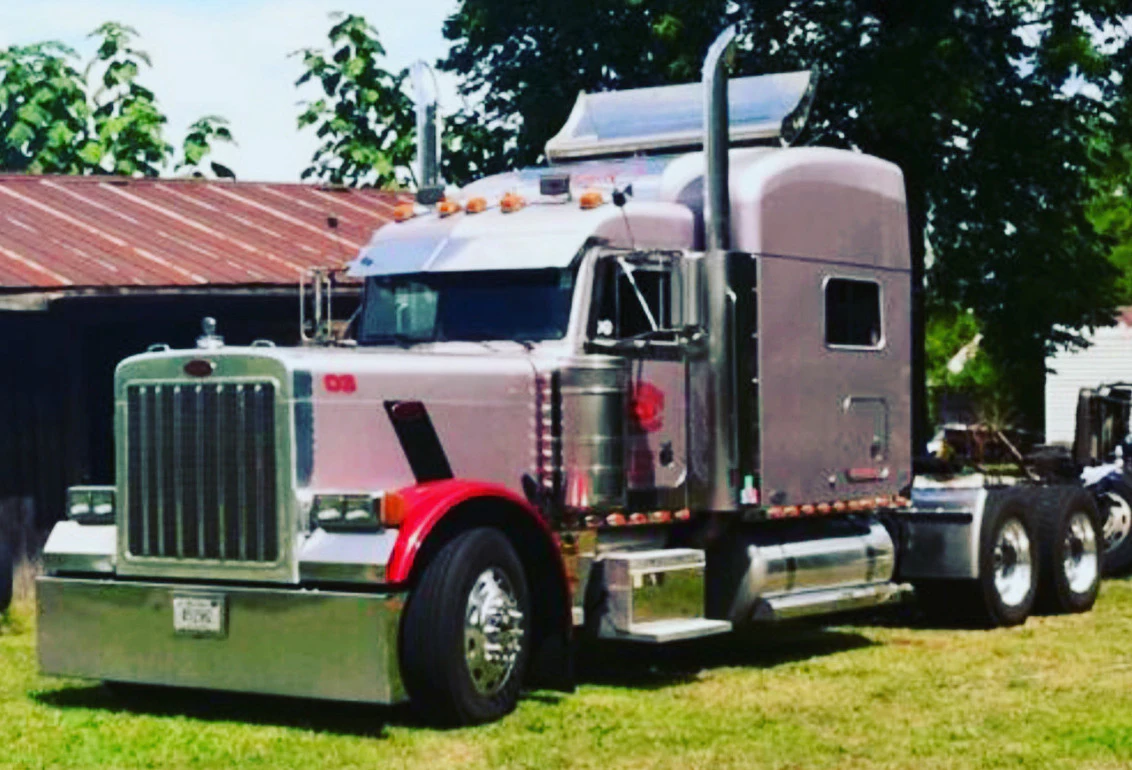 David King's 2001 Peterbilt 379 boasts more than 2 million miles - Vimarsana News