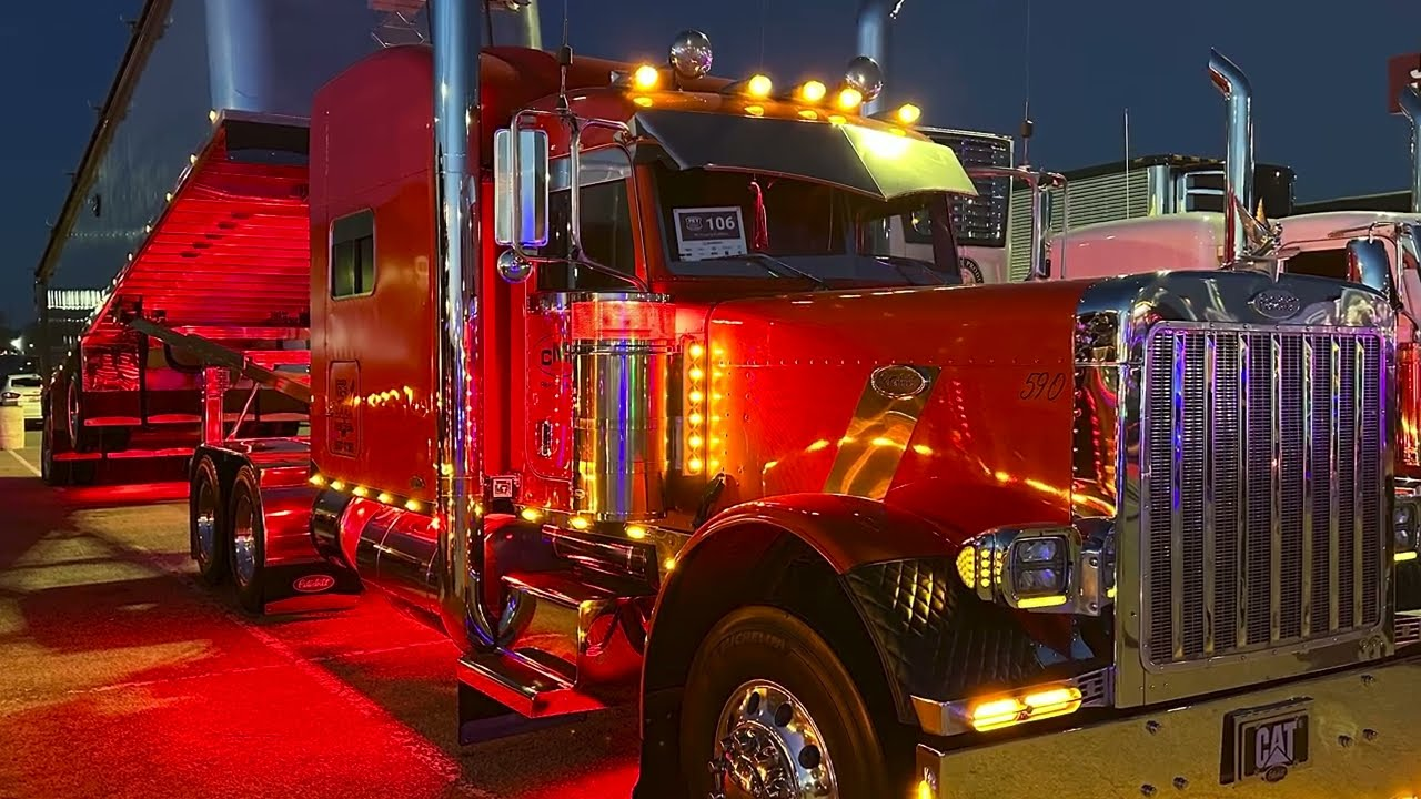 Carson Mullins' 2007 Peterbilt 379