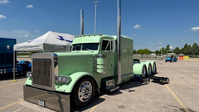 Truett Novosad's 'Troublemaker' 2007 Peterbilt 379