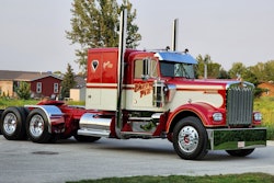 'Cherry Pie' 1973 Kenworth W900A