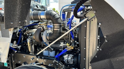 855 Cummins in J.R. Schleuger's 1984 Kenworth W900B