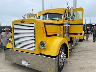Ron Brubaker's 1993 Peterbilt 379