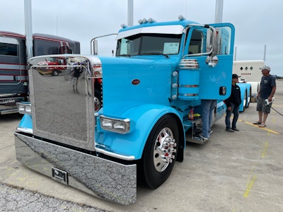 Brian Pete's 2023 Peterbilt 389