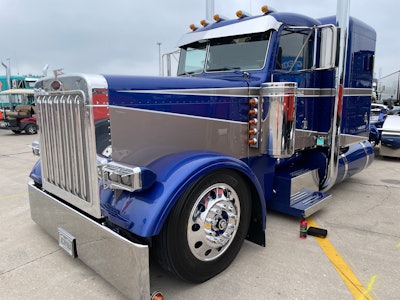 Nate Heiderscheit's 2003 Peterbilt 379