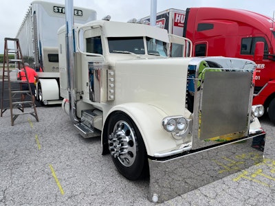 Zach Strayer's 2023 Peterbilt 389 and 2023 Wilson