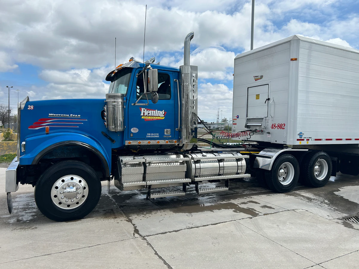 Steve Lyons' 2020 Western Star 4900 - Vimarsana News