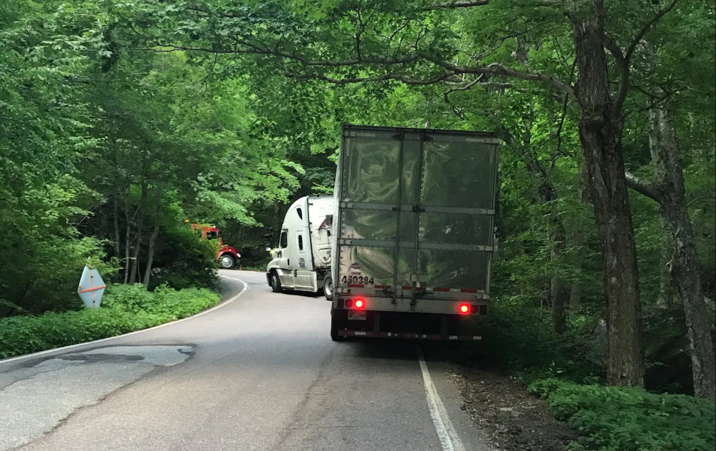 Do CDL drivers need to learn English? Truck driver couldn't read Smugglers' Notch warnings - Vimarsana News