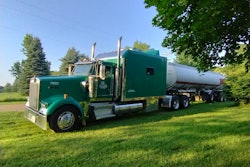 Tom and Marie Gay's 2005 Kenworth W900