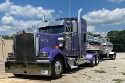 Cliff and Tracy Grace's 2002 Kenworth W900L