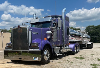 Cliff and Tracy Grace's 2002 Kenworth W900L