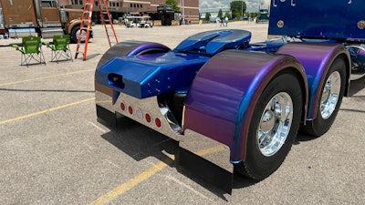 Rear fenders on Rob Harris' 2022 Kenworth W900L
