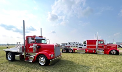 K&D Transport's 1978 Kenworth W900A on 1996 pickup chassis