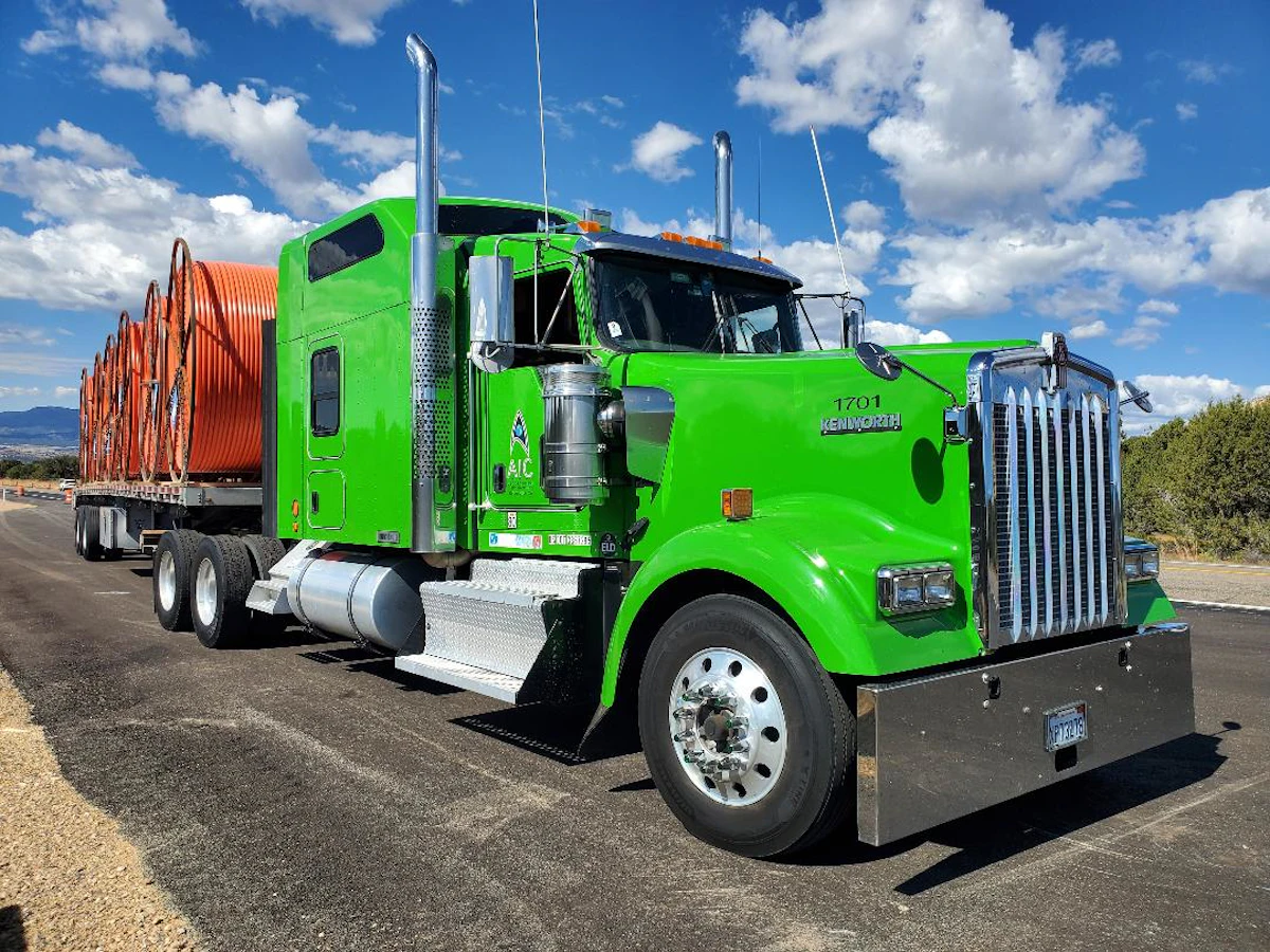 Ken Brodeur's 2016 Kenworth W900L - Vimarsana News