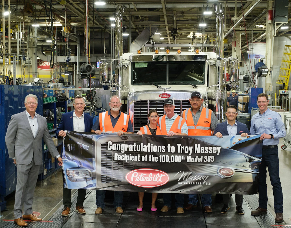 Peterbilt's 100,000th 389 goes to Texas-based fleet - Vimarsana News