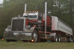 Josh Sauls' 1985 Peterbilt 359