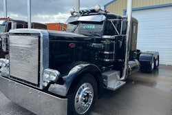 Craig Stewart's 1971 Peterbilt 359
