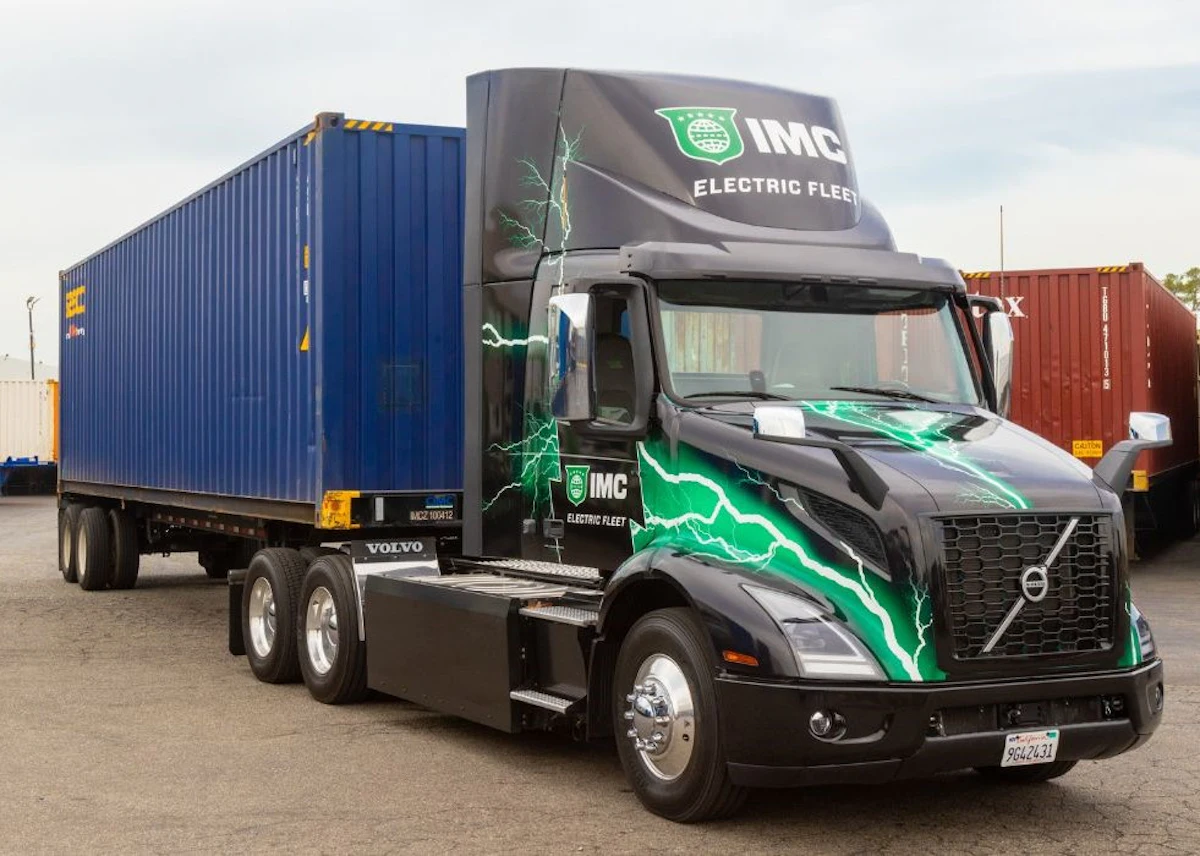 Facing CARB deadline, port dray haulers learn from initial e-trucks ...